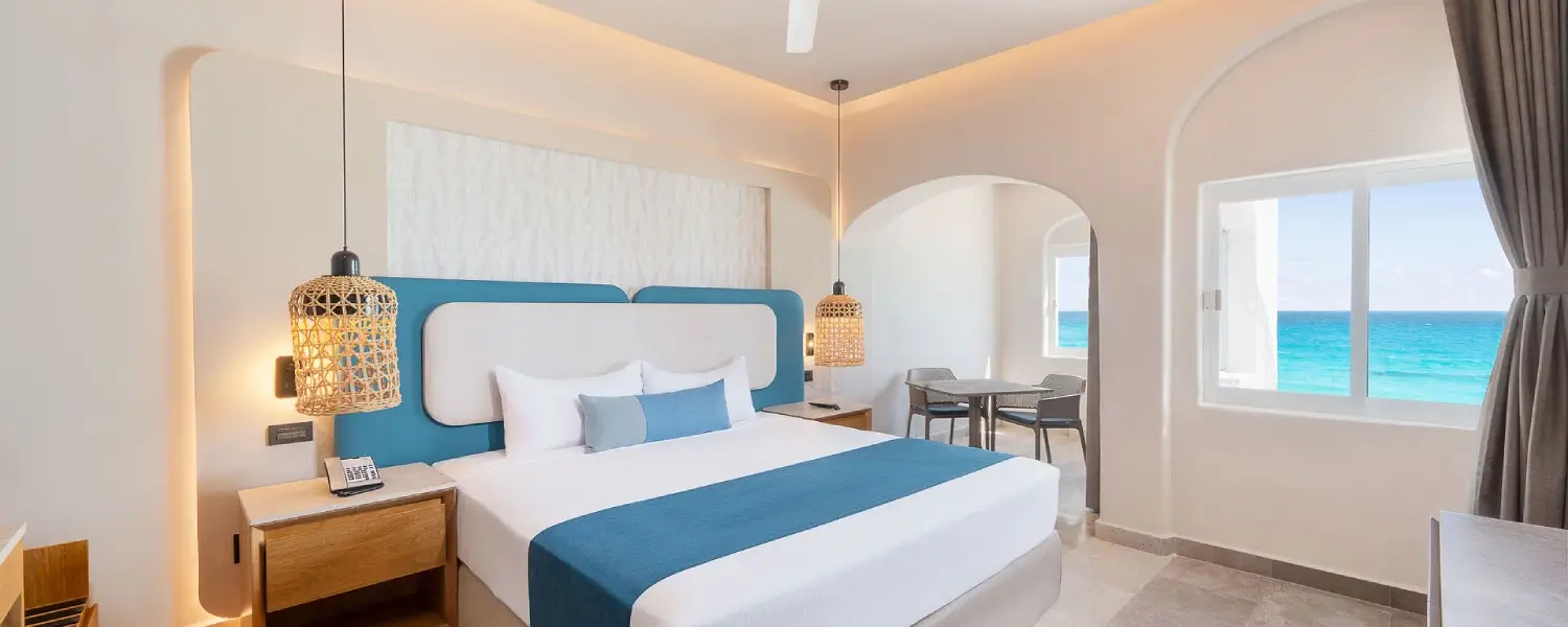 Comfortable and cozy rooms and suites in gr solaris caribe in cancun.