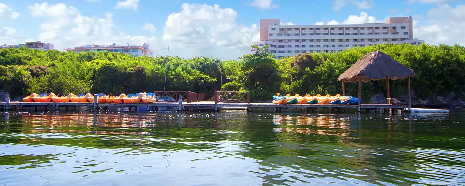 Cancun Lagoon adventures: Kayaking fun included in your GR Solaris all-inclusive!