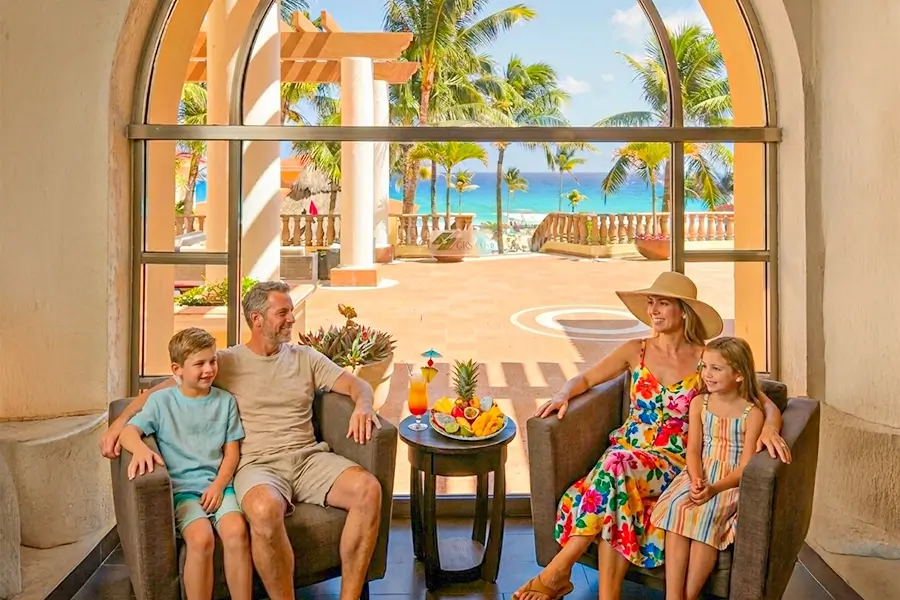 Vacation promotions for GR Solaris Cancun