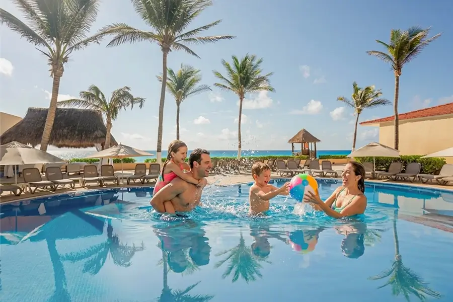 Vacation promotions for GR Solaris Cancun