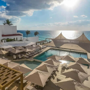 aereal view of gr solaris caribe pool