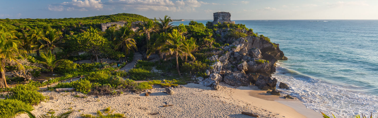 ruina arqueologica de tulum, el castillo. guia turistica de cancun