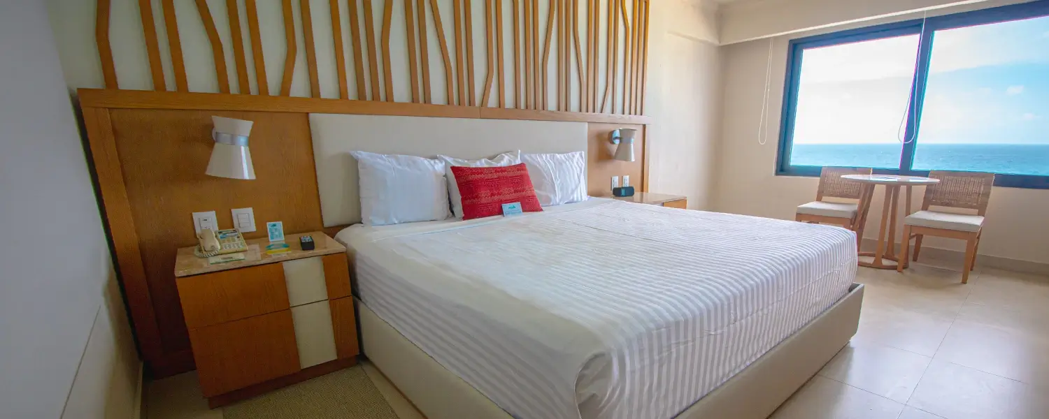 room with ocean view. enjoy the breeze of the cancun sea.